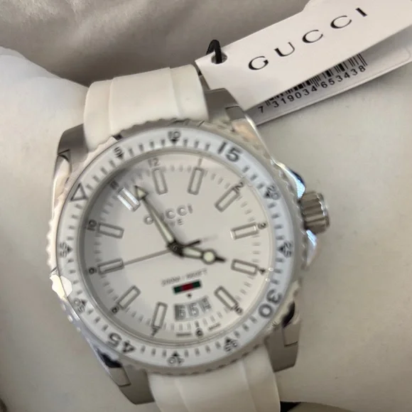 Gucci Dive style watch Silver and Men’s 40mm Timepiece